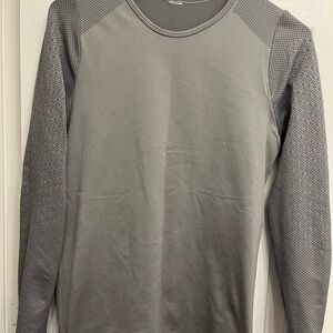 FABLETICS LIGHTWEIGHT ATHLETIC SHIRT